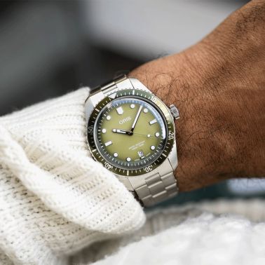 Oris Divers Sixty-Five Date automatic green dial steel bracelet 40 mm