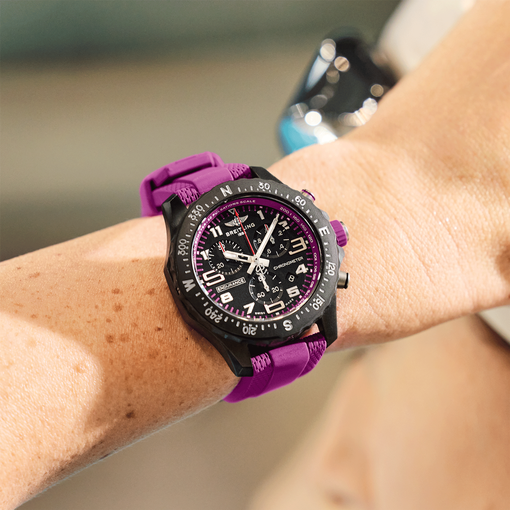 Breitling Professional Endurance Pro quartzblack dial purple rubber bracelet 38 mm