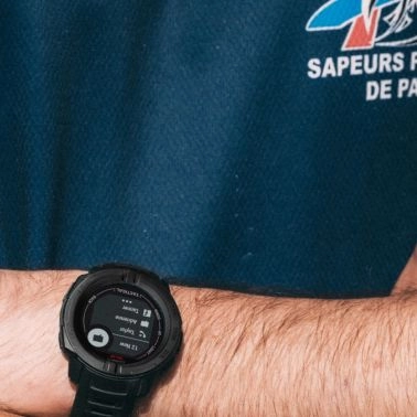 Garmin Instinct 2 Solar Tactical Edition watch Paris Fire Brigade black silicone strap and 3 loops 50 mm