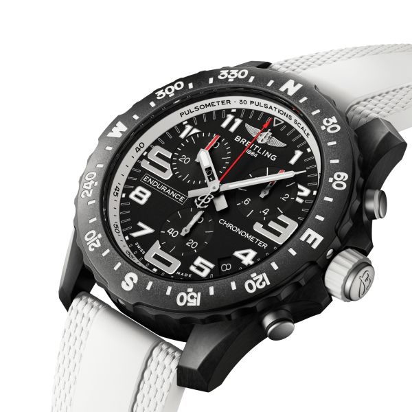 Montre Breitling Professional Endurance Pro quartz cadran noir bracelet caoutchouc blanc 44 mm X82310A71B1S2