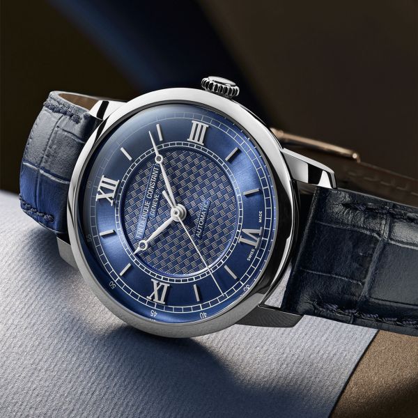 Montre Frédérique Constant Classics Première Automatique cadran bleu bracelet cuir 38,5 mm