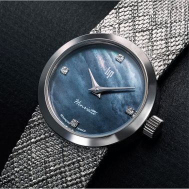 Montre Lip Henriette quartz cadran nacre bleue bracelet mailles polonaises 22 mm