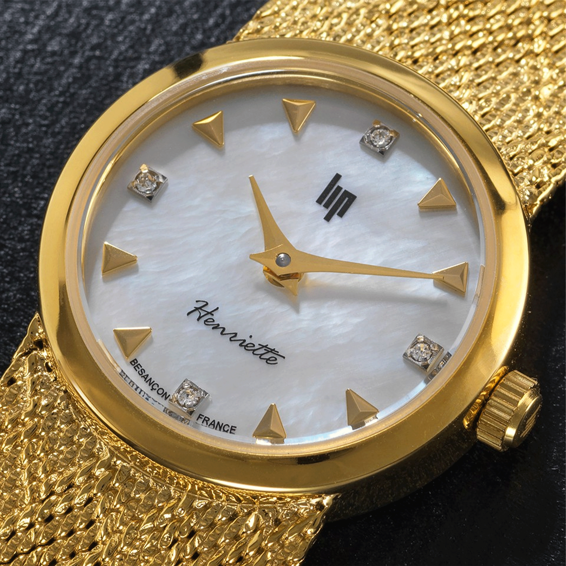 Montre Lip Henriette quartz cadran nacre blanche bracelet mailles polonaises dorée 22 mm