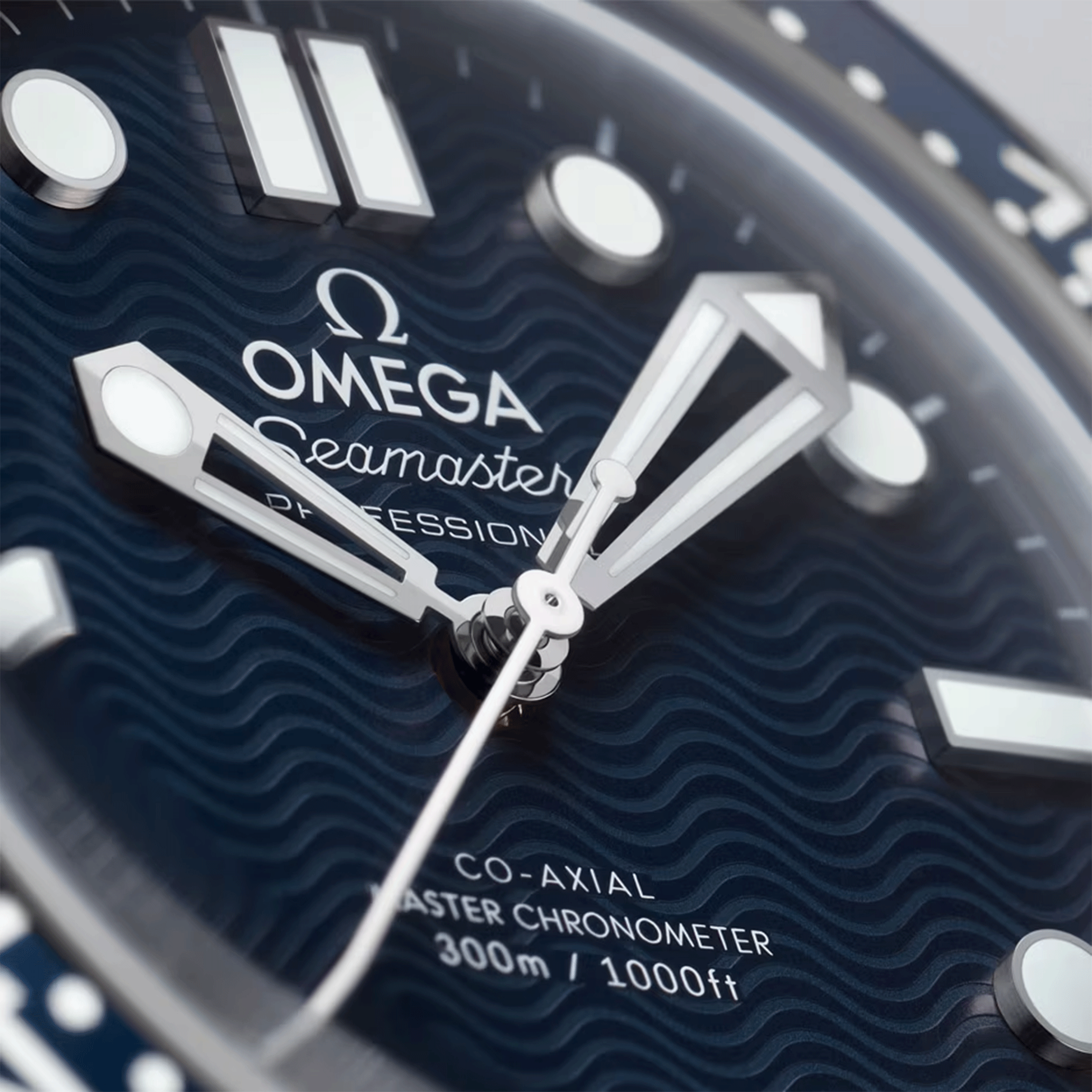 Omega Seamaster Diver 300m Co-Axial Master Chronometer "James Bond 60th anniversary" blue dial steel bracelet 42 mm