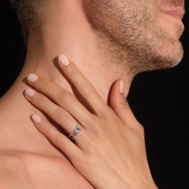 Bague La Brune et La Blonde Hula Hoop en or blanc, saphirs et diamant 0,35 carat