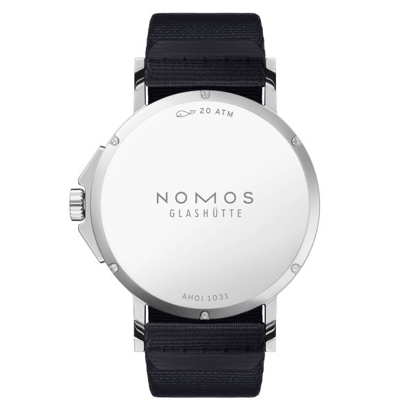 Montre Nomos Ahoi Neomatik Date Atlantique automatique fond acier cadran bleu bracelet tissu bleu noir 38,5 mm