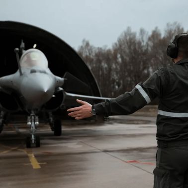 Montre Yema Flygraf Bi-Compax AAE Meca-Quartz cadran noir bracelet tissu noir 40 mm