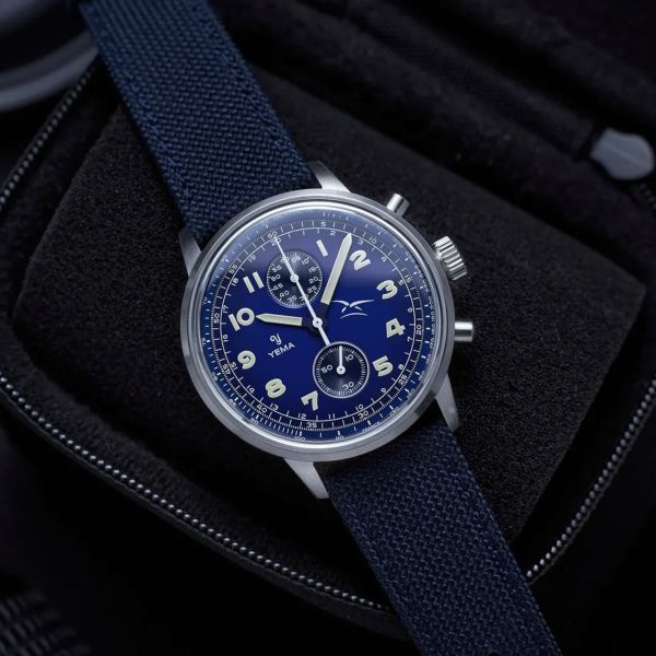 Montre Yema Flygraf Bi-Compax AAE Meca-Quartz cadran bleu bracelet tissu bleu 40 mm