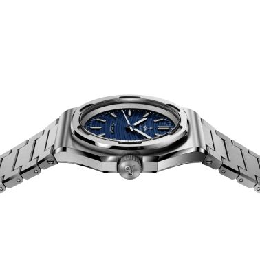 Yema Wristmaster Traveller Micro-Rotor automatic blue dial steel bracelet 39 mm