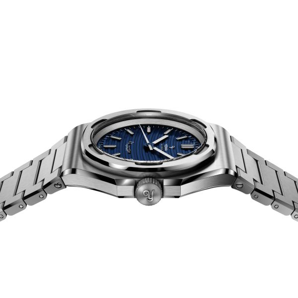Yema Wristmaster Traveller Micro-Rotor automatic blue dial steel bracelet 39 mm