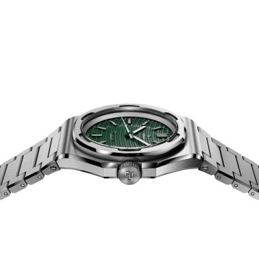 Yema Wristmaster Traveller Micro-Rotor automatic green dial steel bracelet 39 mm