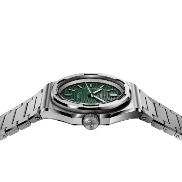 Yema Wristmaster Traveller Micro-Rotor automatic green dial steel bracelet 39 mm