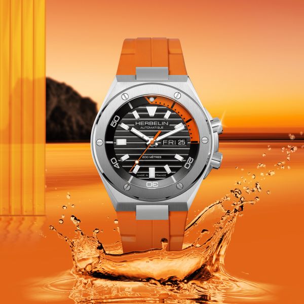 Montre Herbelin Cap Camarat Diver Automatique cadran noir bracelet caoutchouc FKM orange 42 mm