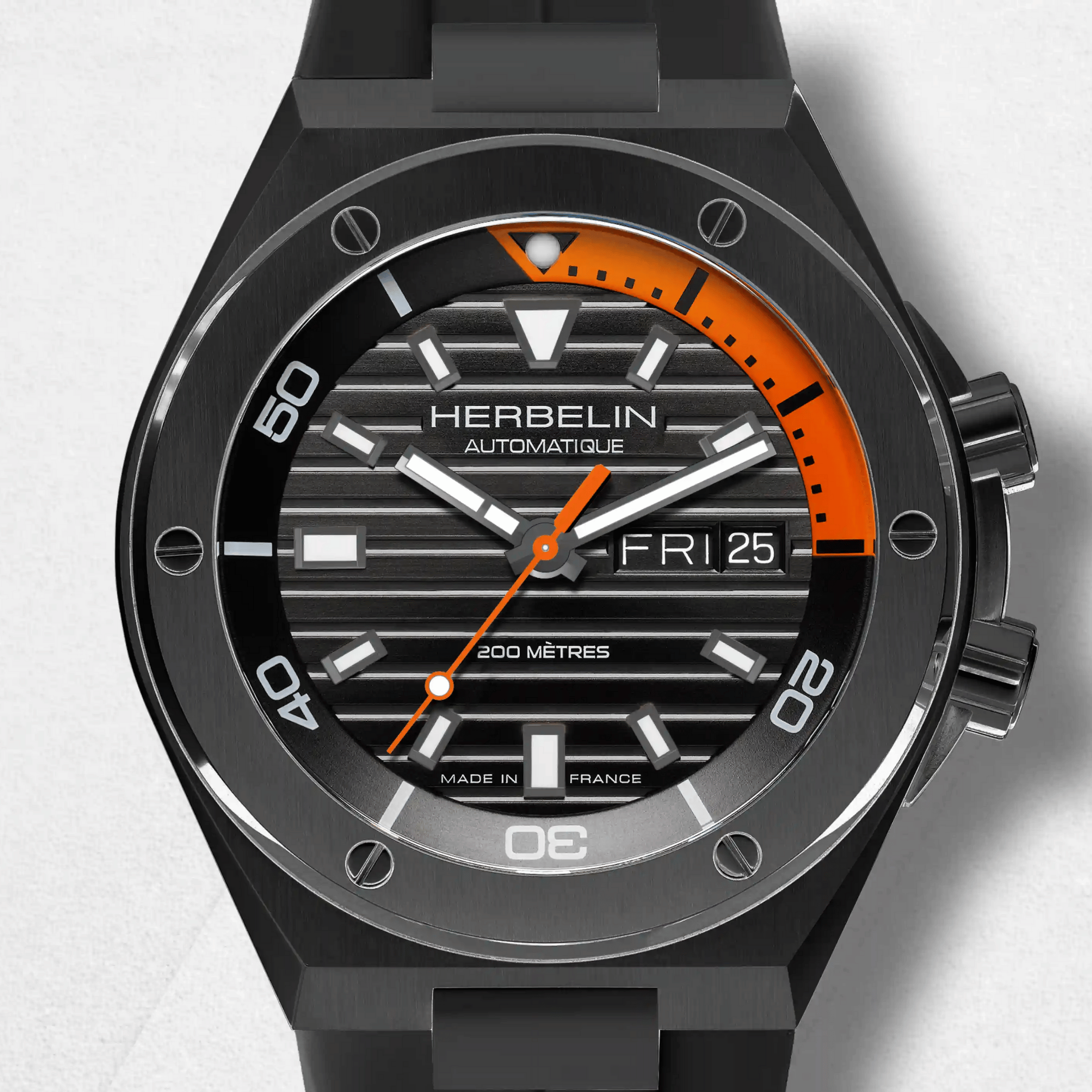 Montre Herbelin Cap Camarat Diver Automatique DLC noir cadran noir bracelet caoutchouc FKM noir 42 mm