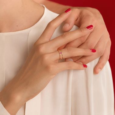 La Brune et La Blonde Hula Hoop ring in pink gold and 0.12 carat ruby solitaire RI0015PGRU