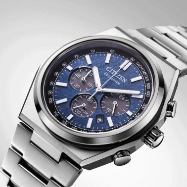 Citizen Super Titanium Chronograph Quartz Eco-Drive blue dial titanium bracelet 42,5 mm