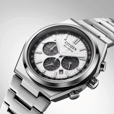 Citizen Super Titanium Chronograph Quartz Eco-Drive white dial titanium bracelet 42,5 mm