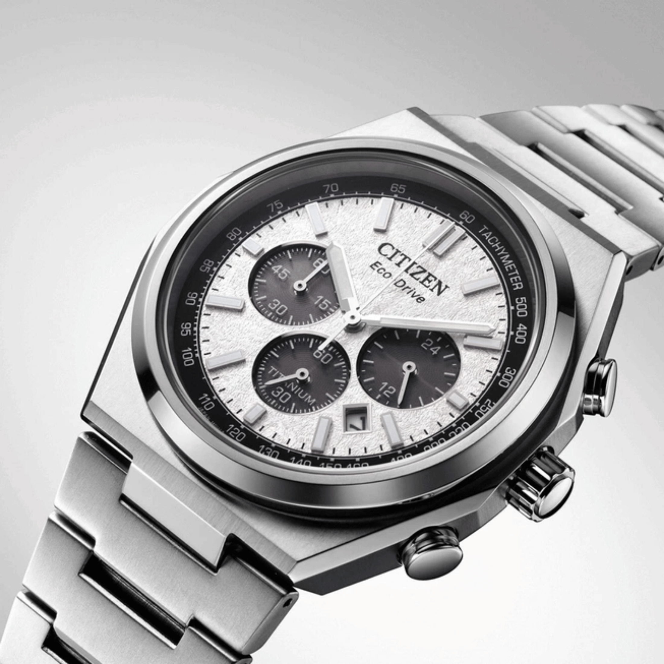 Citizen Super Titanium Chronograph Quartz Eco-Drive white dial titanium bracelet 42,5 mm
