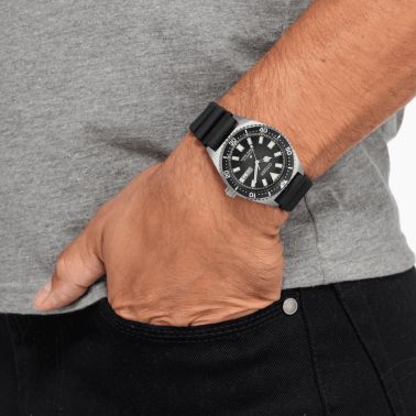 Montre Citizen Promaster Marine automatique cadran noir bracelet caoutchouc 41 mm