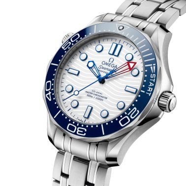 Omega Seamaster Diver 300M America’s Cup Co-Axial Master Chronometer white dial steel bracelet 42 mm