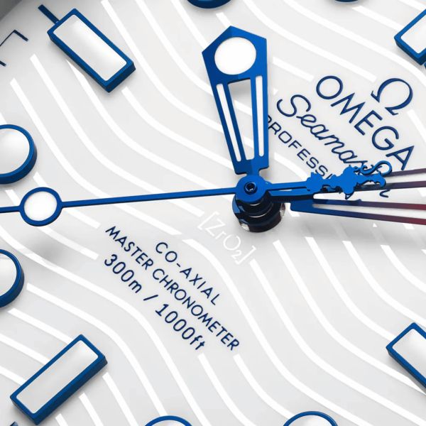 Omega Seamaster Diver 300M America’s Cup Co-Axial Master Chronometer white dial steel bracelet 42 mm