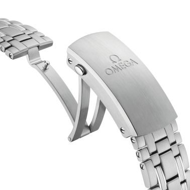 Omega Seamaster Diver 300M America’s Cup Co-Axial Master Chronometer white dial steel bracelet 42 mm
