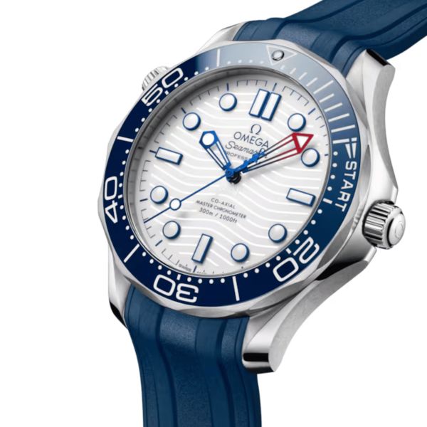Omega Seamaster Diver 300M America’s Cup Co-Axial Master Chronometer white dial rubber strap 42 mm
