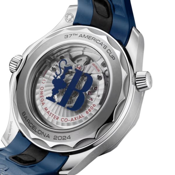 Omega Seamaster Diver 300M America’s Cup Co-Axial Master Chronometer white dial rubber strap 42 mm