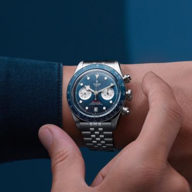 Montre Tudor Black Bay Chrono automatique cadran bleu bracelet acier 41 mm