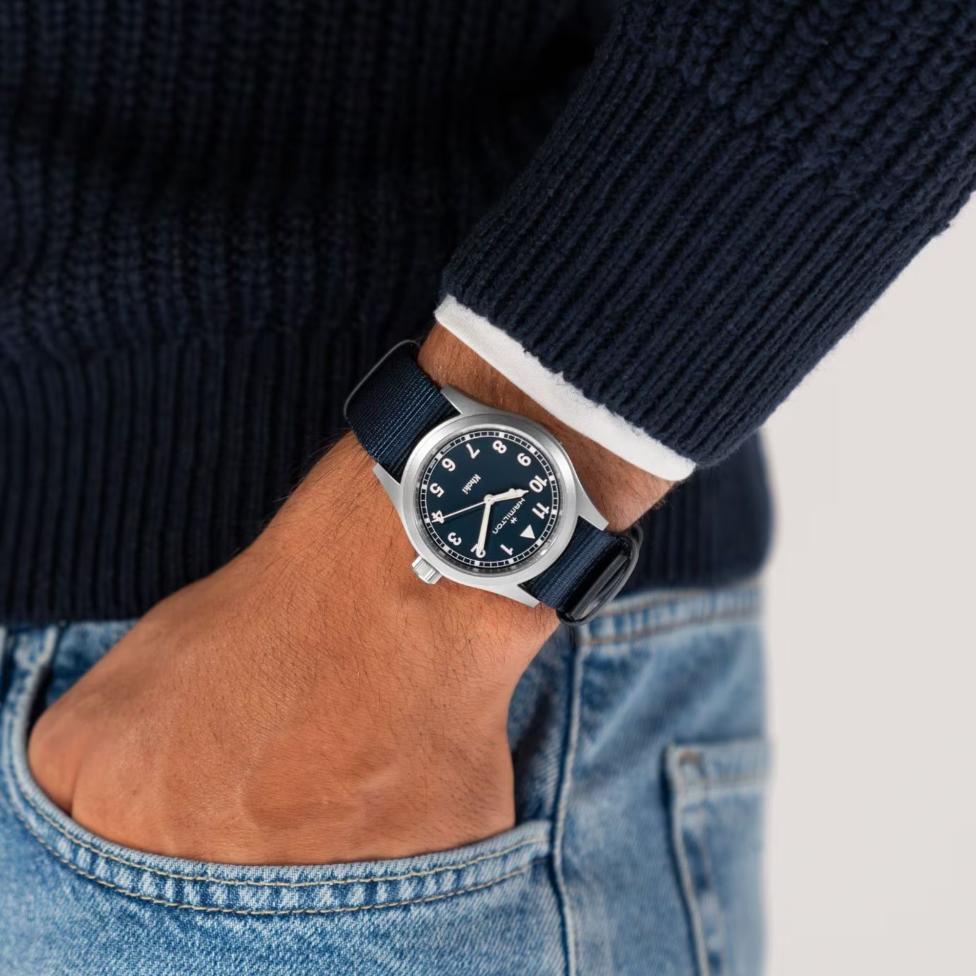 Montre Hamilton Khaki Field quartz cadran bleu bracelet NATO bleu 38 mm