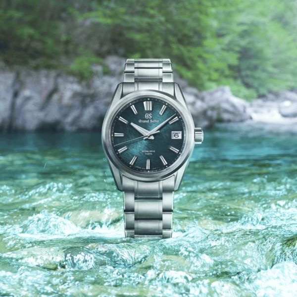 Montre Grand Seiko Evolution 9 Spring Drive "Atera Valley" Titane cadran bleu bracelet titane 40 mm