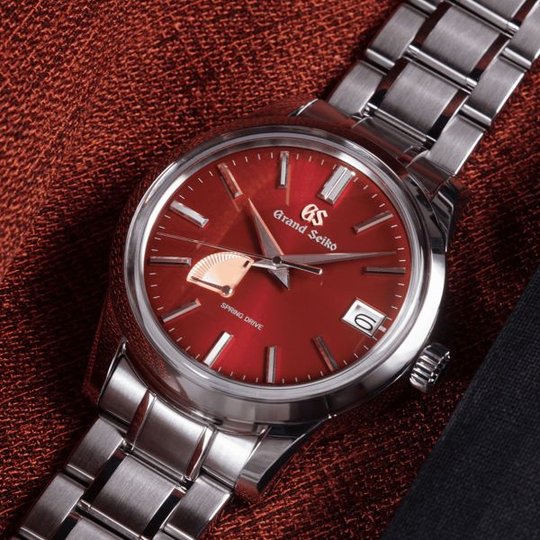 Montre Grand Seiko Elegance Spring Drive "Hotaka Sunrise" cadran rouge bracelet acier 40 mm
