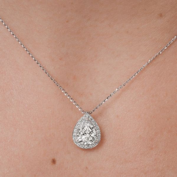 Collier Lepage Marceau en or jaune et diamant taille poire