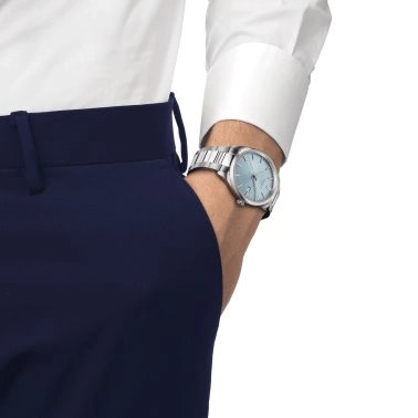 Montre Tissot T-Classic PR 100 quartz cadran bleu glacier bracelet acier 40 mm T150.410.11.351.00