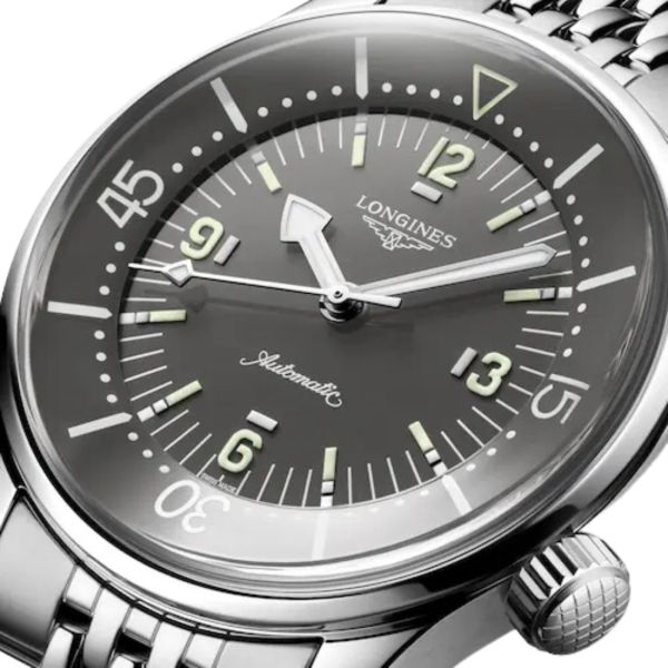 Montre Longines Legend Diver automatique cadran gris bracelet acier 39 mm