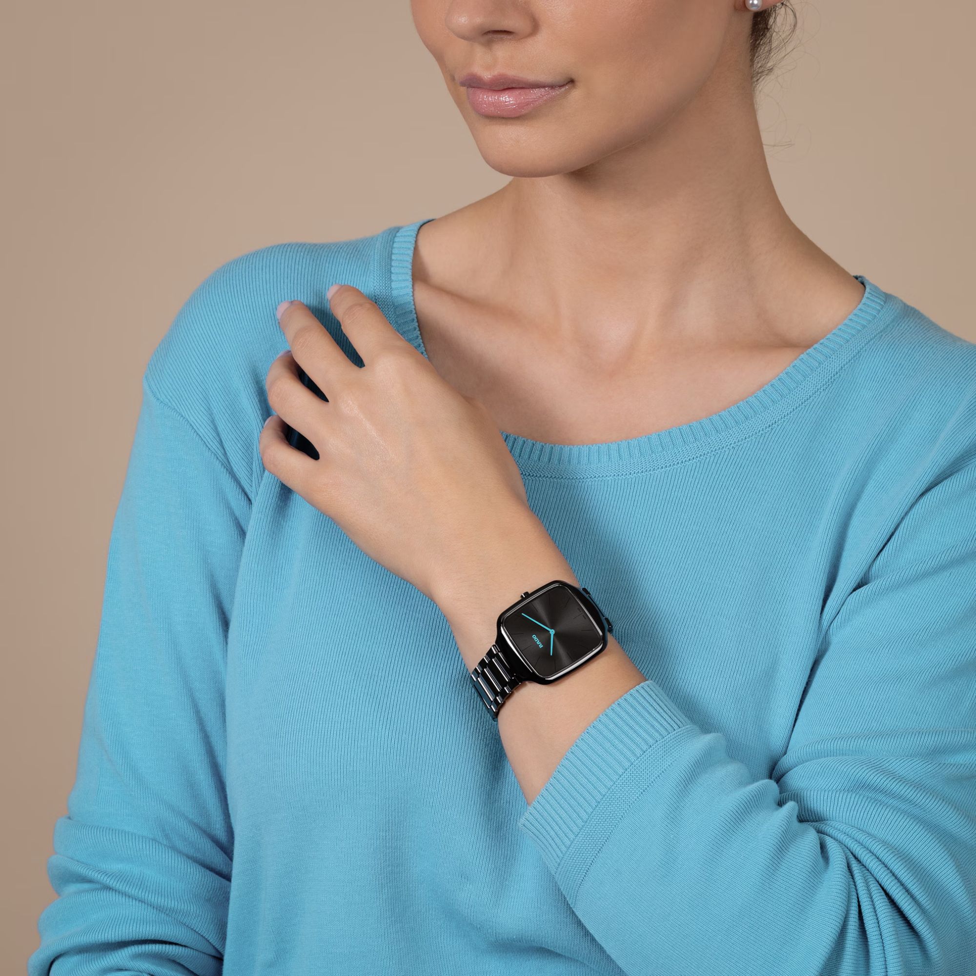 Rado True Square Thinline quartz watch black dial black ceramic bracelet 37 mm