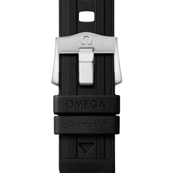 Montre Omega Seamaster Diver 300m Co-Axial Master Chronometer cadran noir bracelet caoutchouc noir 42 mm