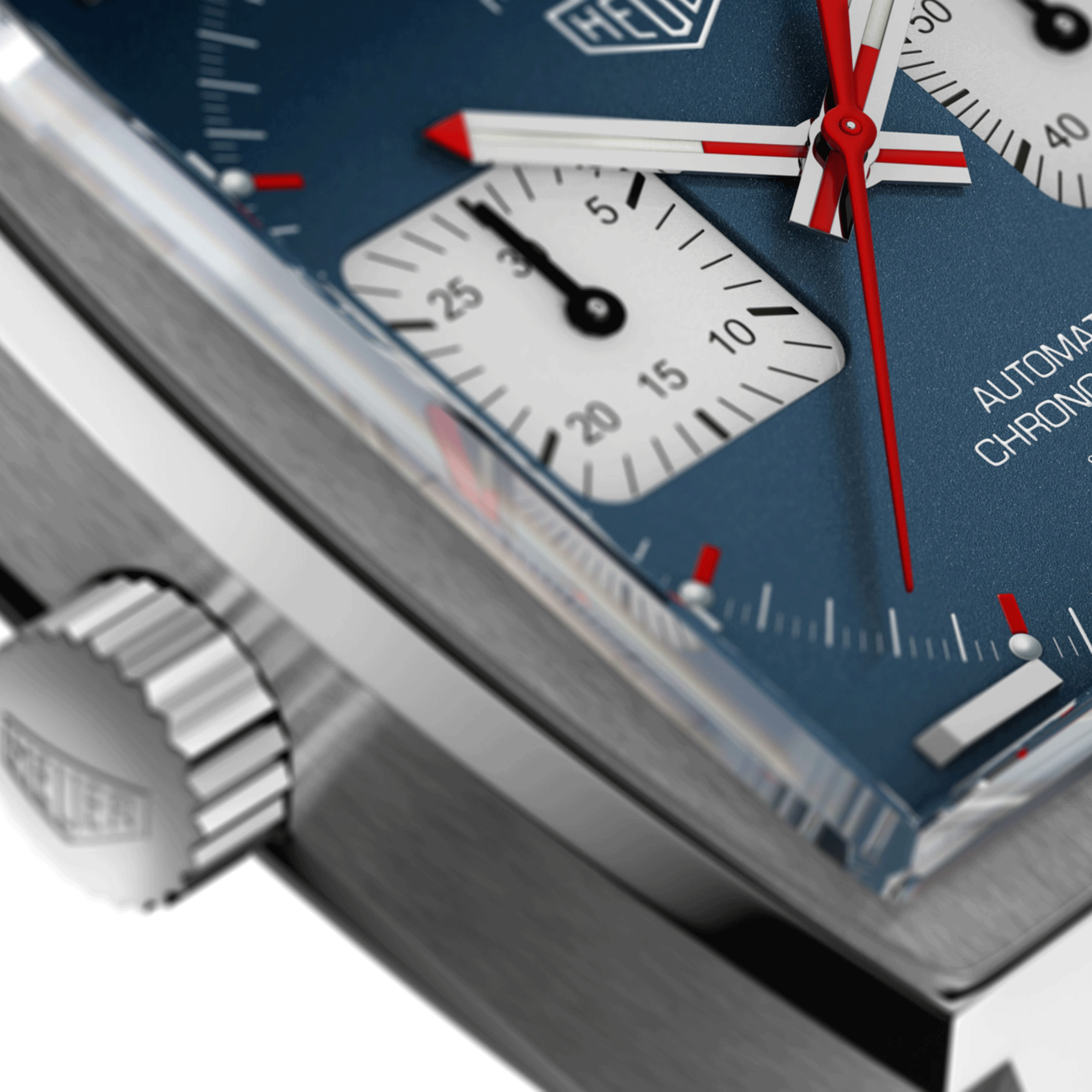 Montre TAG Heuer Monaco Calibre 11 cadran bleu bracelet cuir perforé noir 39 mm CAW211P.FC6356