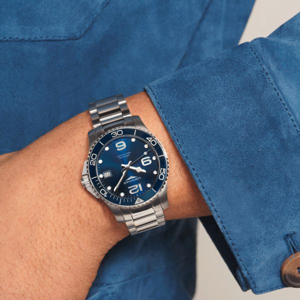 Montre Longines HydroConquest automatique cadran bleu bracelet acier 39 mm L3.780.4.96.6