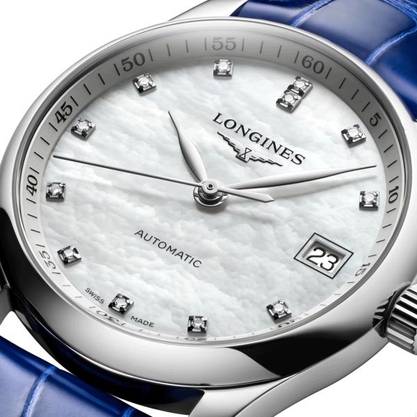 Montre Longines Master Collection automatique index diamants cadran nacre blanche bracelet cuir bleu 34 mm L2.357.4.87.0