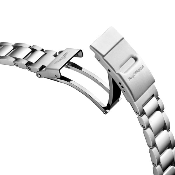 Longines HydroConquest quartz watch diamond index white mother-of-pearl dial steel bracelet 32 mm L3.370.4.87.6