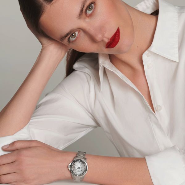 Longines HydroConquest quartz watch diamond index white mother-of-pearl dial steel bracelet 32 mm L3.370.4.87.6