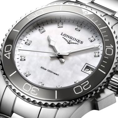 Longines HydroConquest quartz watch diamond index white mother-of-pearl dial steel bracelet 32 mm L3.370.4.87.6