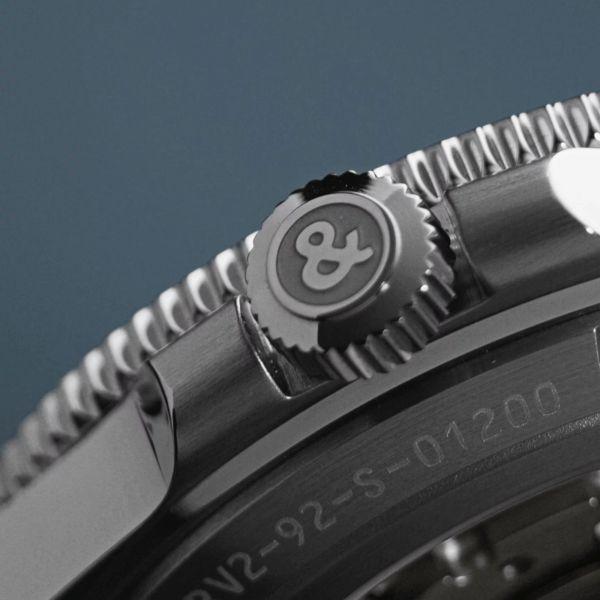 Bell & Ross BR V2-92 Steel Heritage automatic black dial steel bracelet 41 mm