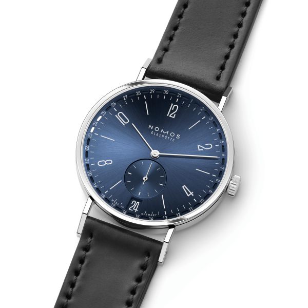 Montre NOMOS Tangente 2date cadran bleu mécanique bracelet cuir noir fond acier 37,5 mm