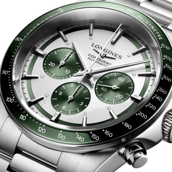 Montre Longines Conquest Chronographe automatique cadran argent et vert bracelet acier 42 mm L3.835.4.02.6