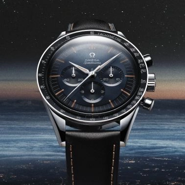 Montre Omega Speedmaster "First OMEGA In Space" Co-Axial Master Chronometer bracelet cuir noir 39,7 mm