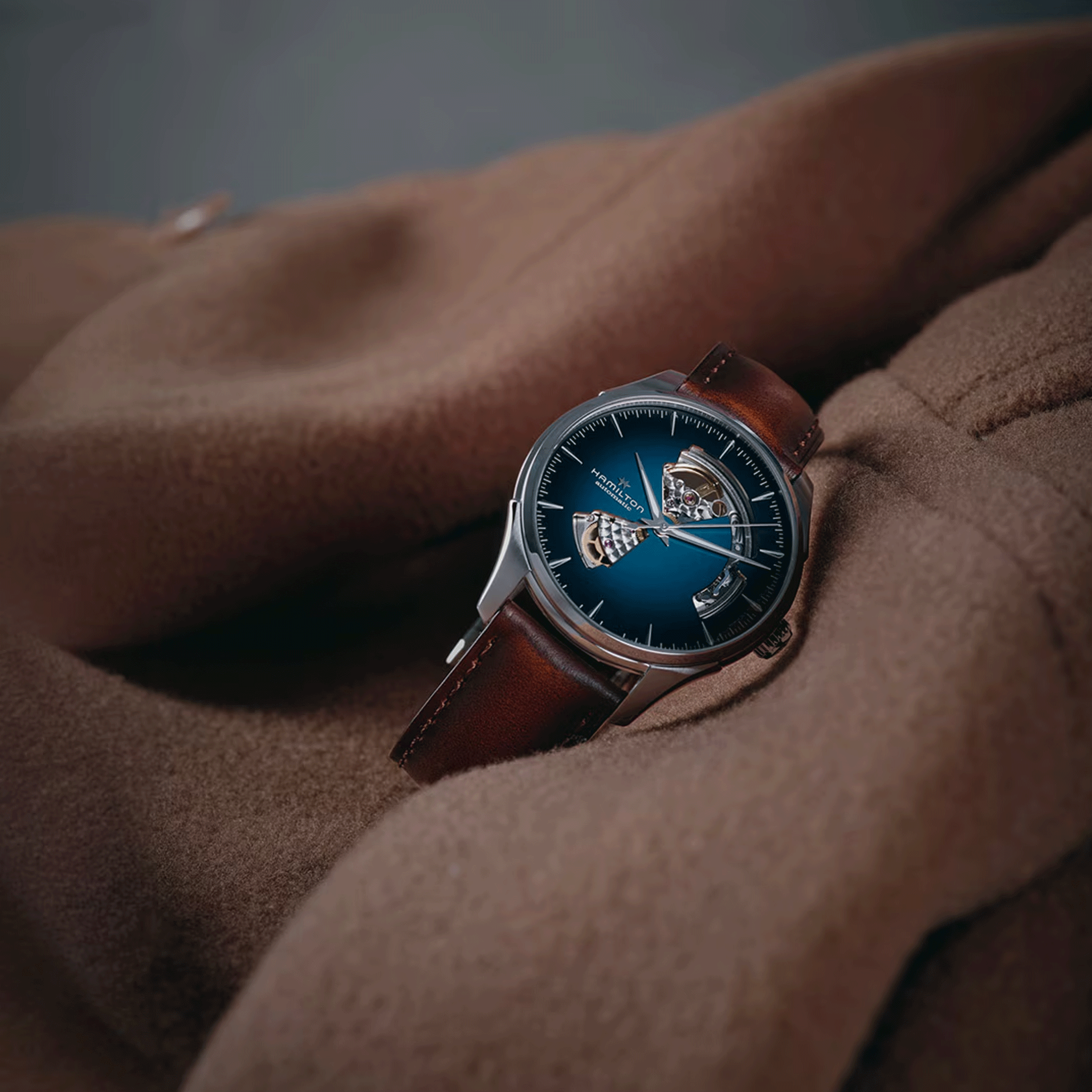 Montre Hamilton Jazzmaster Open Heart Auto cadran bleu bracelet cuir brun 40 mm H32675540