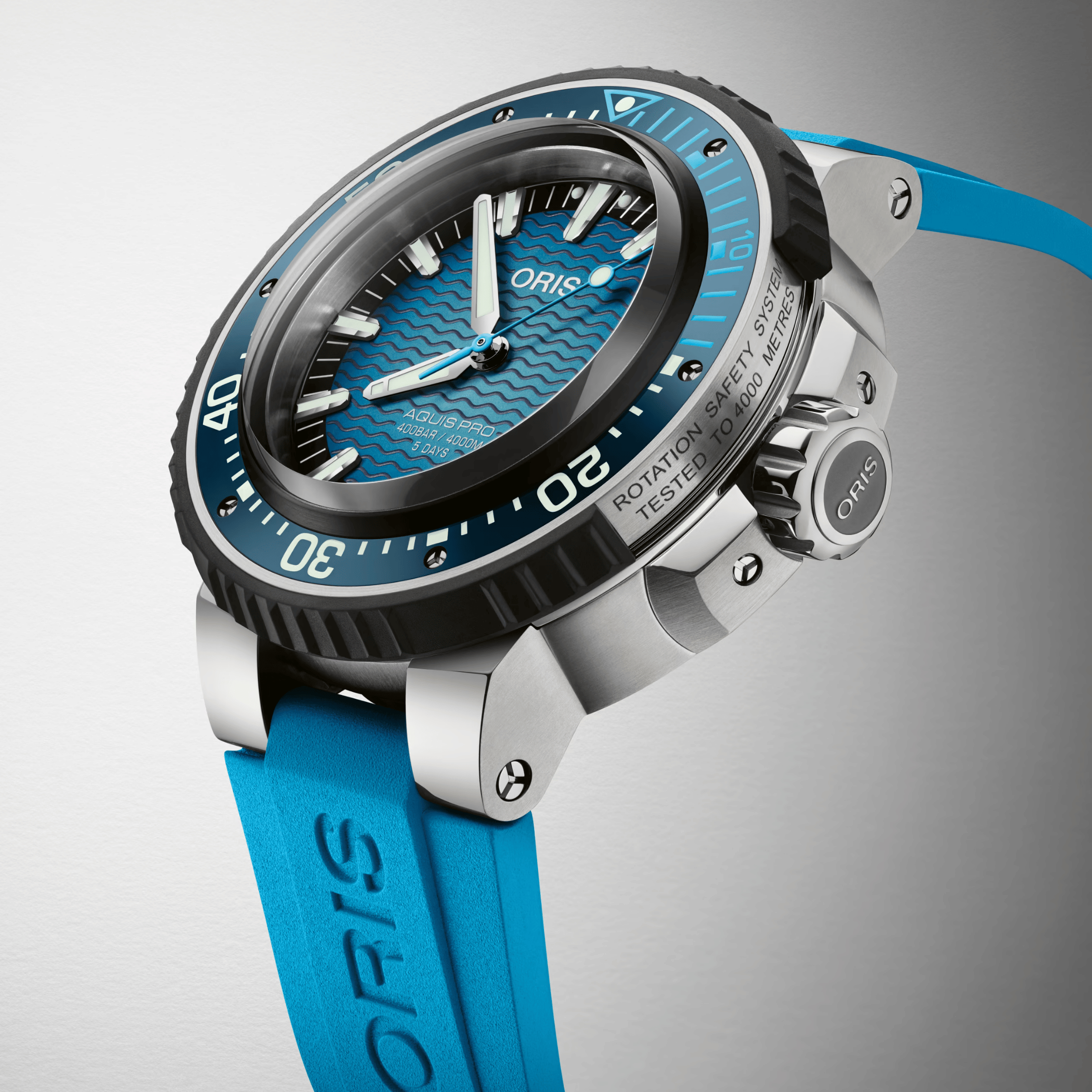 Oris Aquis Pro 4000M Titanium automatic blue dial rubber strap 49,5 mm
