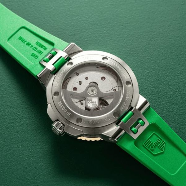Montre Oris Aquis Date Calibre 400 Or et Acier automatique cadran vert bracelet caoutchouc 41,5 mm